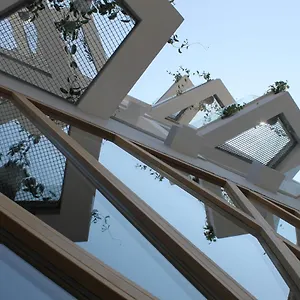 Qbic 3* Λάρνακα