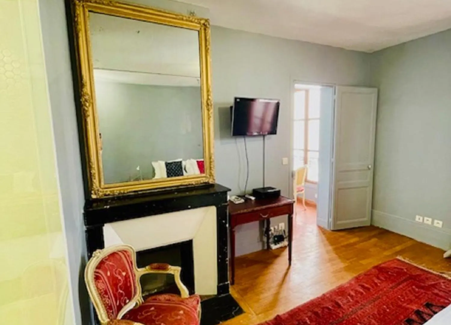 Le Pavillon Hotel Paris